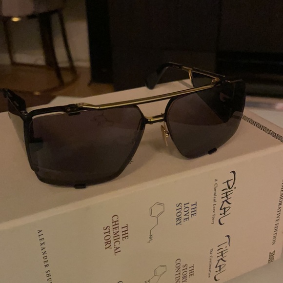 *Dita* Souliner Two - Picture 9 of 9